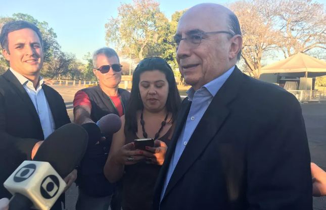 Economia entrará em 2018 crescendo em um ritmo superior a 2% ao ano, diz Meirelles